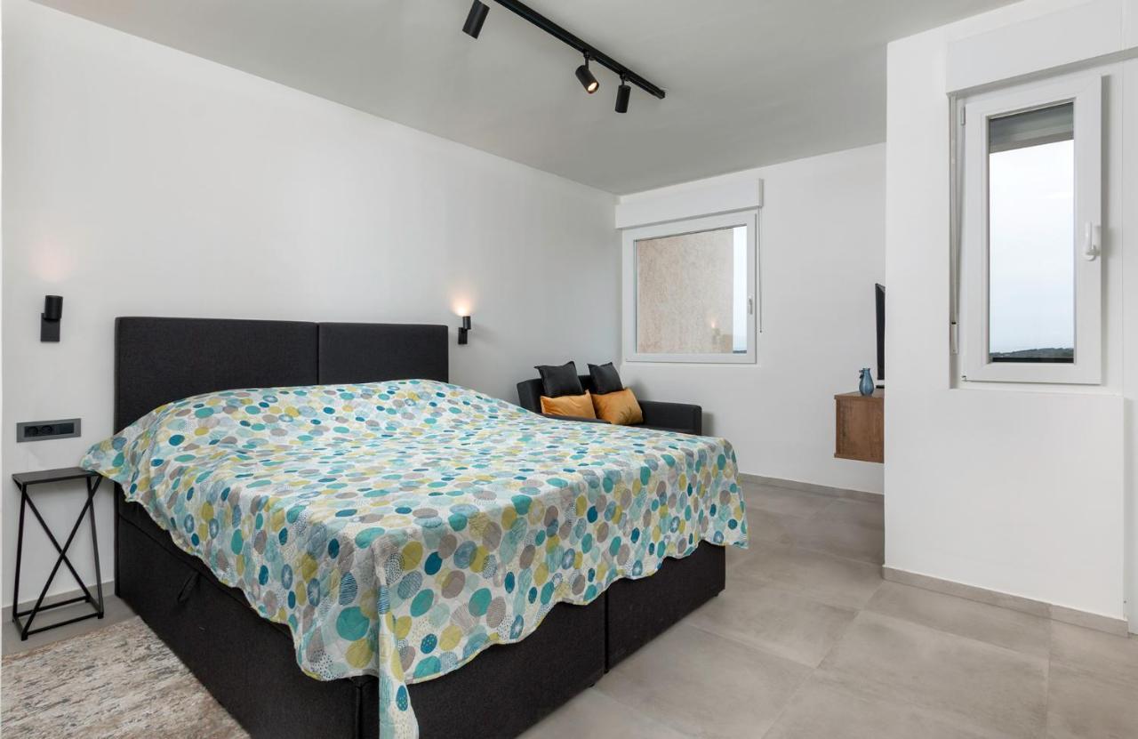 Tramonto Apartment Pula Exterior photo